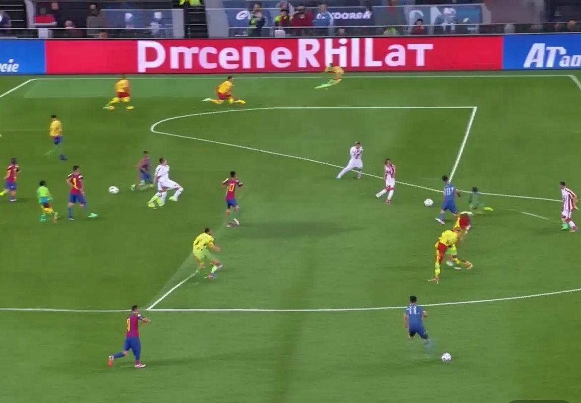 巴塞罗那VS西班牙巅峰对决：战术解析与焦点战球员高光瞬间(图1)